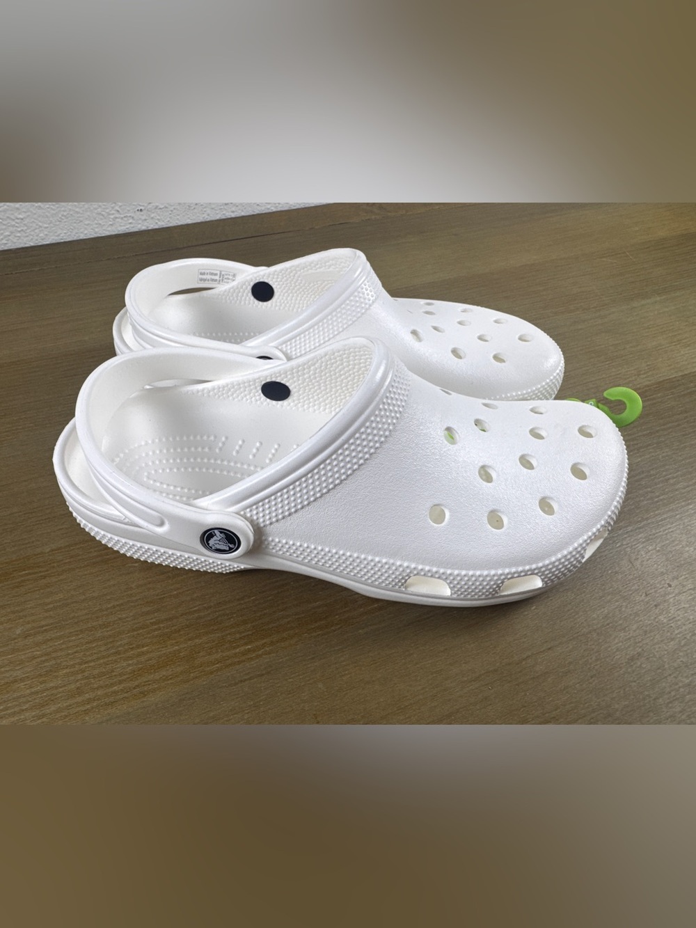 Crocs Adult Unisex Classic Clog Sandal Style# 10001-100 Woman’s 10 Men’s 8 White - Picture 3 of 5